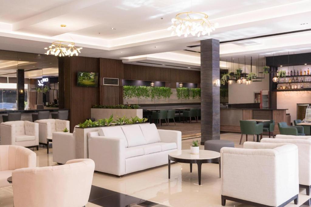 Mallberry Suites Business Hotel Cagayan de Oro Exteriör bild
