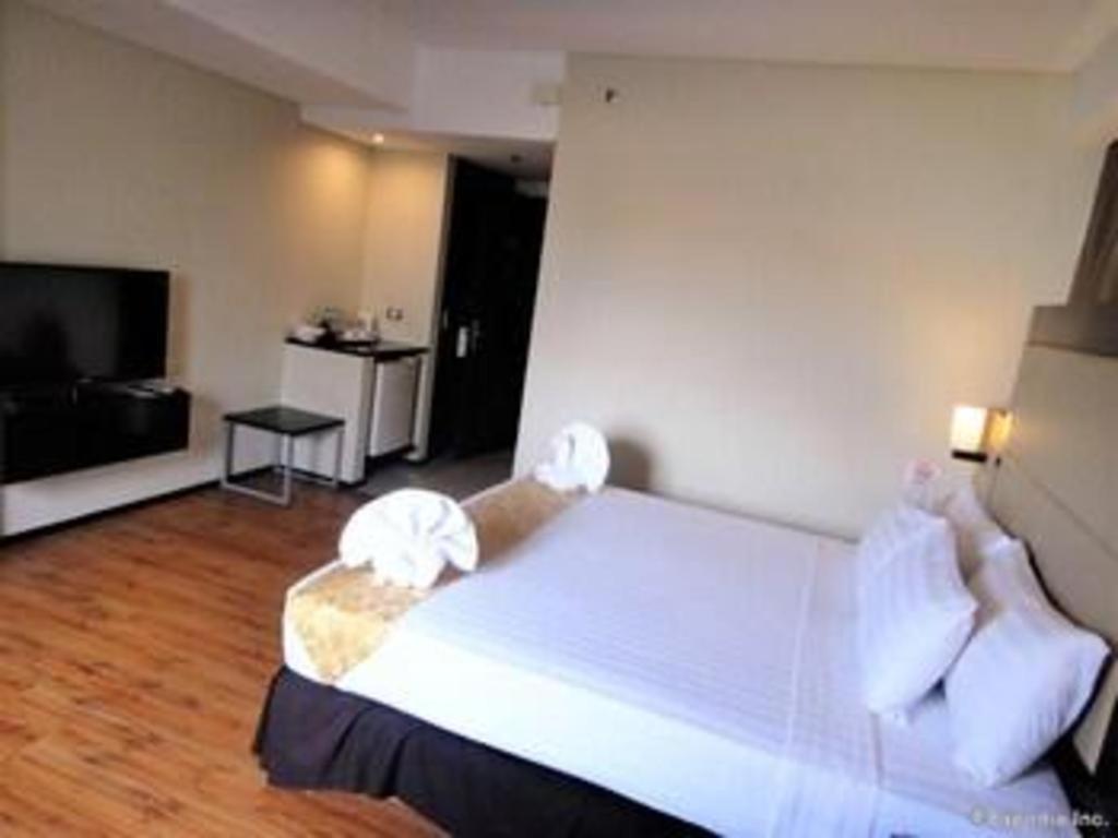 Mallberry Suites Business Hotel Cagayan de Oro Exteriör bild