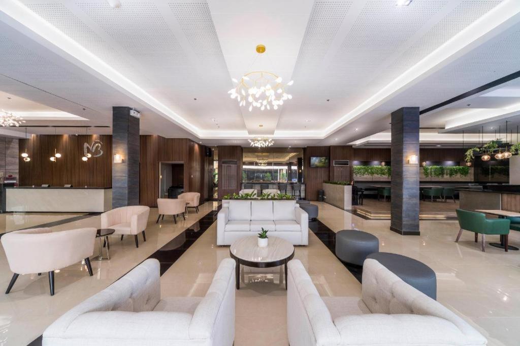 Mallberry Suites Business Hotel Cagayan de Oro Exteriör bild