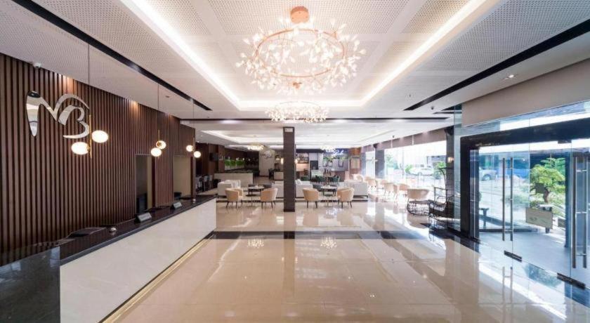 Mallberry Suites Business Hotel Cagayan de Oro Exteriör bild