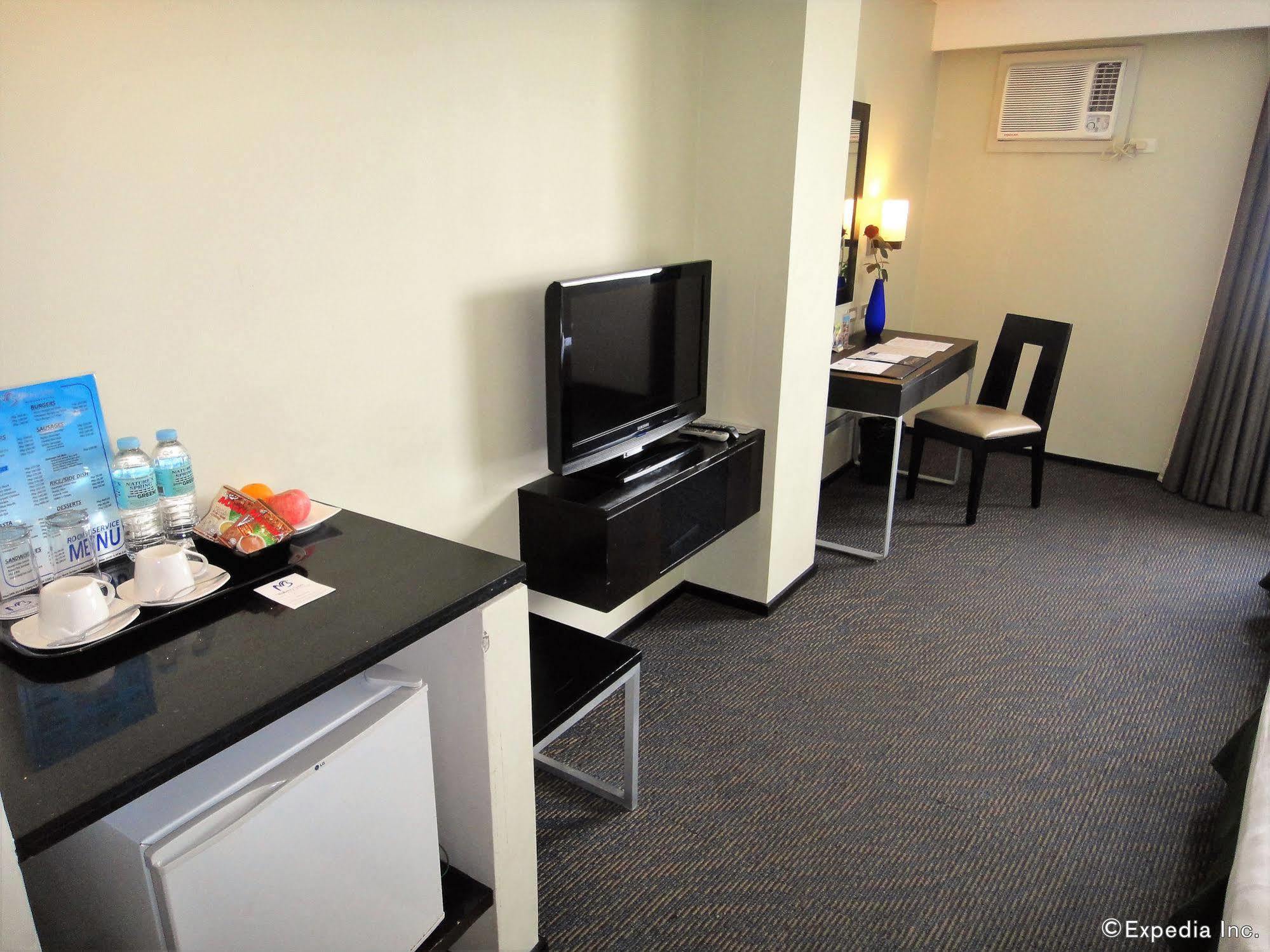 Mallberry Suites Business Hotel Cagayan de Oro Exteriör bild