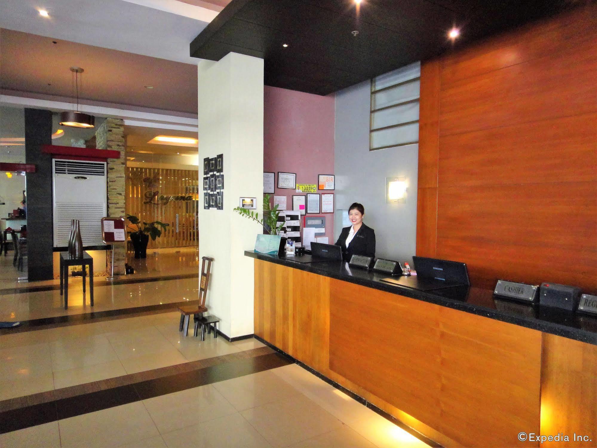 Mallberry Suites Business Hotel Cagayan de Oro Exteriör bild